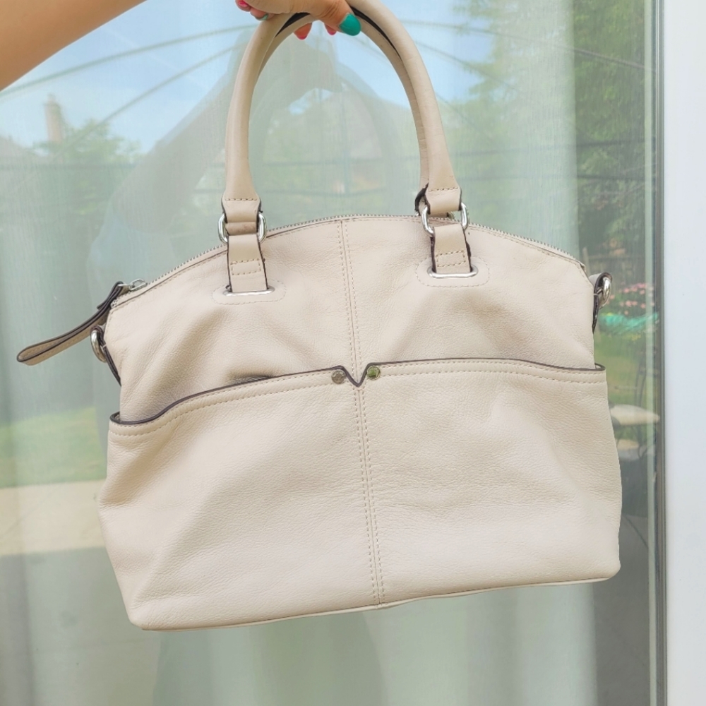 Vintage white leather purse